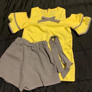 Yellow blouse plaid short set